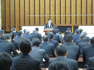 講話する尾﨑知事2